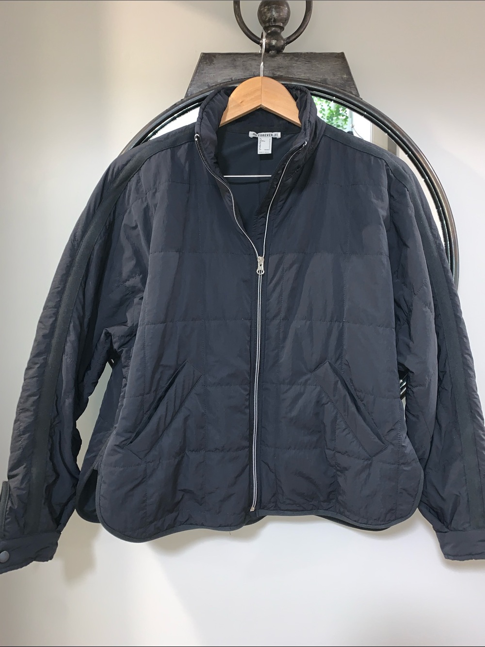 Forever 21 Women’s Quilted Puffer Jacket - Black